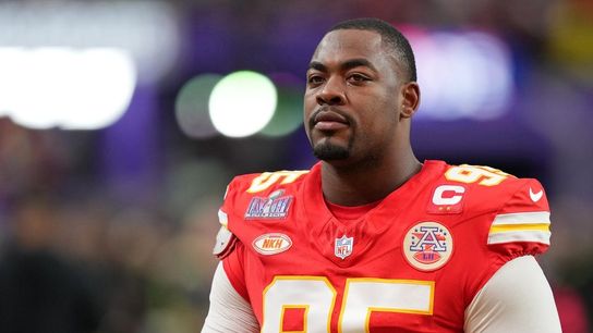Report: Chiefs pick up contract option on star DT Chris Jones (NFL)