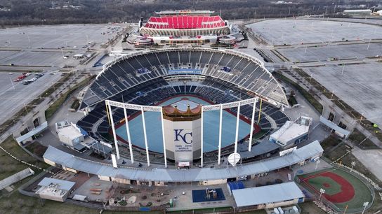 Missouri governor signs off on financial aid for Chiefs, Royals stadiums (NFL)
