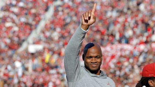 Adrian Peterson ordered to turn over assets to pay debt (NFL)