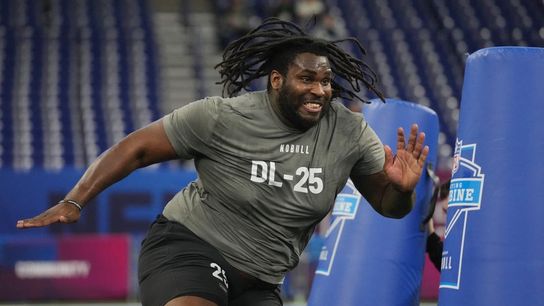 Reports: Ex-Texas DT T'Vondre Sweat arrested for DWI (College Football)