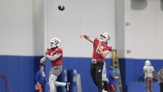 QBs, famous fathers and new digs usher in Kansas-Fresno State opener (College Football)