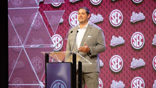Jeff Lebby makes Mississippi State debut vs. Eastern Kentucky (College Football)