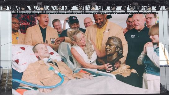 Hall of Fame DL Steve McMichael dies at 67 (NFL)