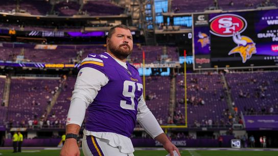 Report: Vikings DT Harrison Phillips agrees to 2-year extension (NFL)