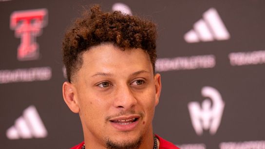 Patrick Mahomes enters high school HOF, partners with Texas schools (NFL)