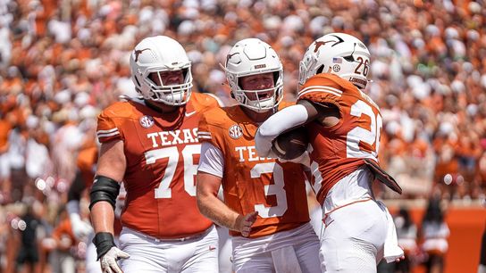 No. 3 Texas favored to halt No. 10 Michigan's 16-game win streak (College Football)