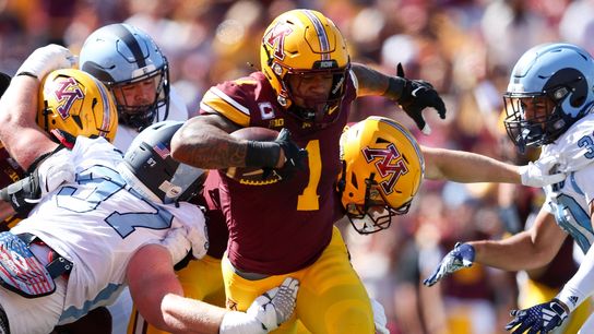 Minnesota rebounds from loss, demolishes Rhode Island (College Football)