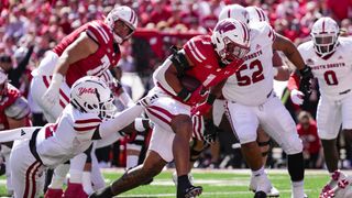 Chez Mellusi (2 TDs), Wisconsin put away South Dakota (College Football)