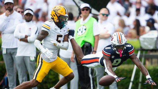 Cal intercepts four passes in win over Auburn (College Football)