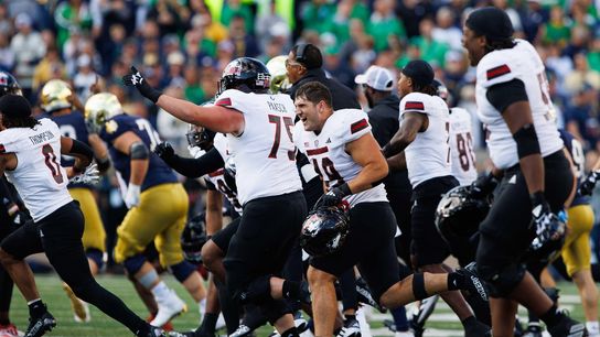 Top 25 roundup: Northern Illinois stuns No. 5 Notre Dame (College Football)