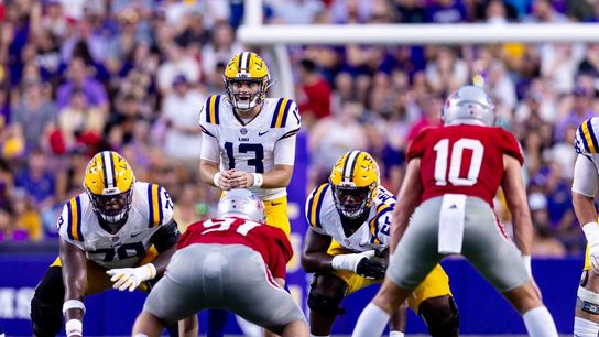 Garrett Nussmeier (6 TDs), No. 18 LSU pull away from Nicholls (College Football)