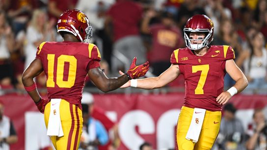 No. 13 Southern California crushes Utah St., 48-0 (College Football)