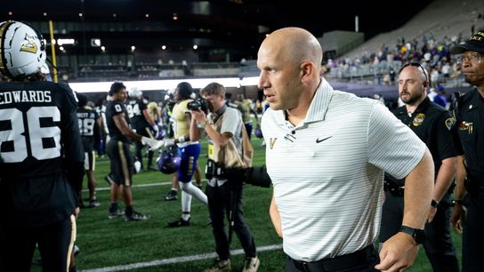 Georgia State upends Vanderbilt on late TD pass (College Football)