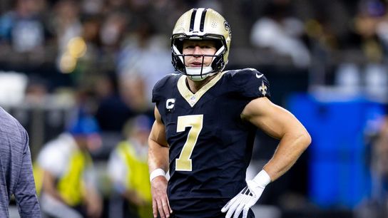 Saints' Taysom Hill briefly hospitalized with chest injury (NFL)