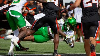 No. 9 Oregon's offense erupts in rout of rival Oregon State (College Football)