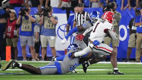 Top 25 roundup: No. 1 Georgia avoids upset, nips Kentucky 13-12 (College Football)