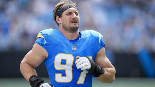 Chargers' Joey Bosa (hip) leaves game against Steelers (NFL)