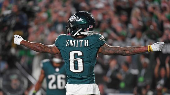 Eagles WR DeVonta Smith clears protocol, available Sunday (NFL)