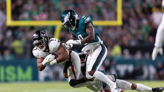 Falcons stun Eagles, rally in final minute for 22-21 win (NFL)