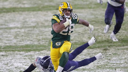 Reports: Eagles sign RB AJ Dillon to 1-year deal (NFL)
