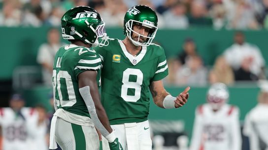 Jets' Aaron Rodgers focuses on field ahead of game vs. Broncos (NFL)