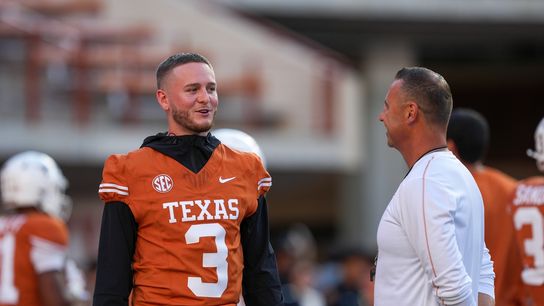 Report: QB Quinn Ewers (abdominal) likely out for No. 1 Texas (College Football)