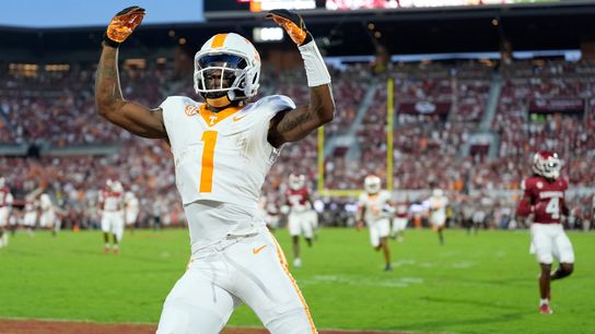 No. 6 Tennessee's D stifles No. 15 Oklahoma in Sooners' SEC debut (College Football)