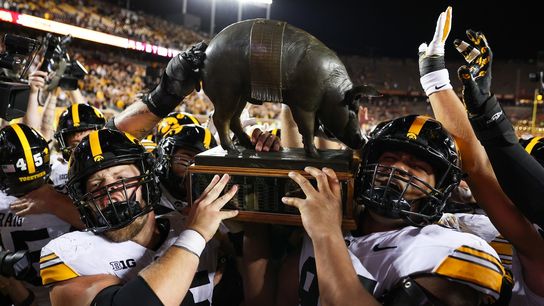 Iowa's Kaleb Johnson rushes for 206 yards, 3 TDs as Hawkeyes roll Minnesota (College Football)