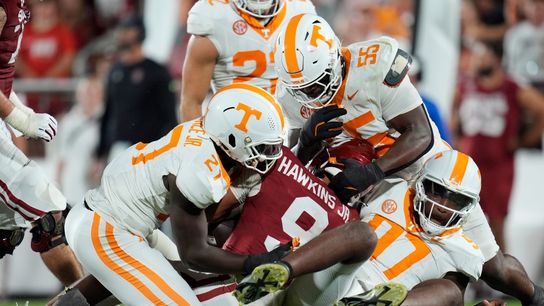 Tennessee in top five, Michigan rises in AP Top 25 poll (College Football)