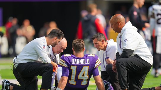 Reports: Vikings QB Sam Darnold (knee) to undergo MRI exam (NFL)