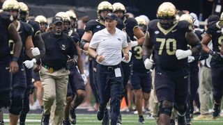 Wake Forest, Cal race for win No. 5 (College Football)