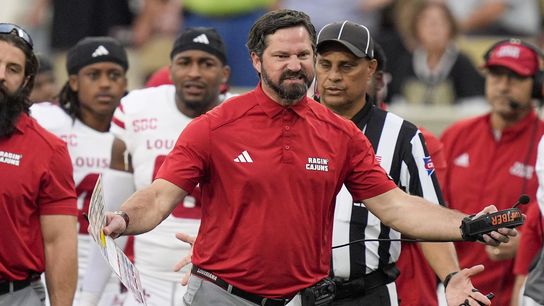 Report: Louisiana coach Michael Desormeaux gets new deal (College Football)