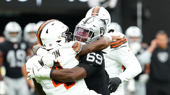 Raiders' defense, running game seals win over Browns (NFL)