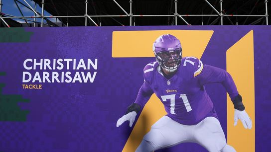 Vikings' Christian Darrisaw exits game with knee injury (NFL)
