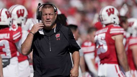 Wisconsin fires offensive coordinator Phil Longo (College Football)
