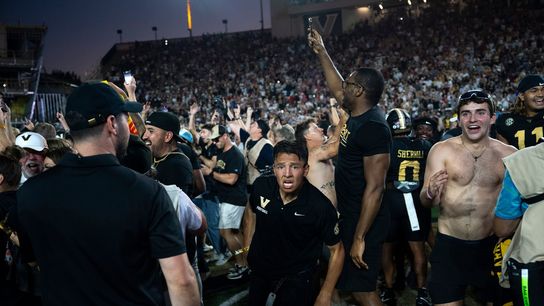 SEC fines Arkansas, Vanderbilt for field storming (College Football)
