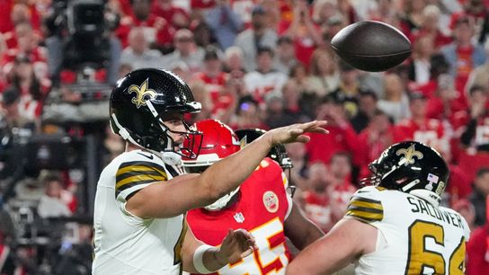 Saints QB Derek Carr set for MRI on injured oblique (NFL)