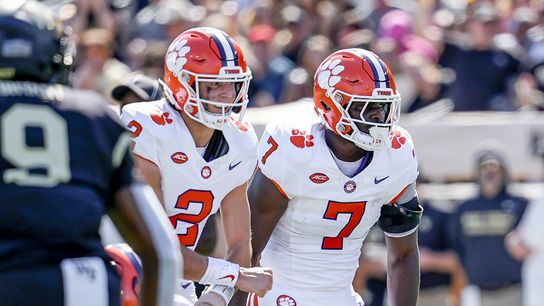 No. 11 Clemson red-hot entering showdown with Louisville (College Football)