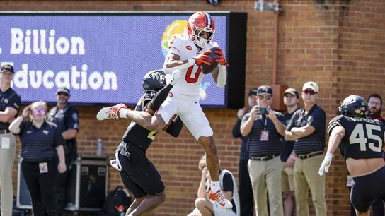 No. 10 Clemson extends win streak against Wake Forest to 16 (College Football)