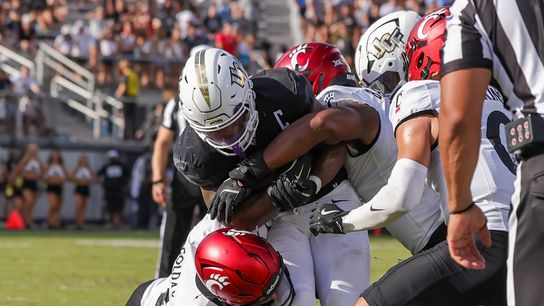 Cincinnati holds off UCF in low-scoring Big 12 battle (College Football)