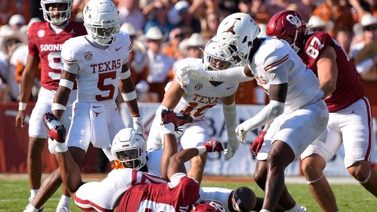 No. 1 Texas rolls to convincing win over No. 18 Oklahoma (College Football)