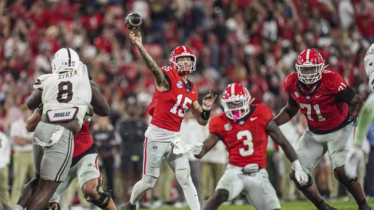 Carson Beck throws for career-high 459 yards as No. 5 Georgia downs Mississippi State (College Football)