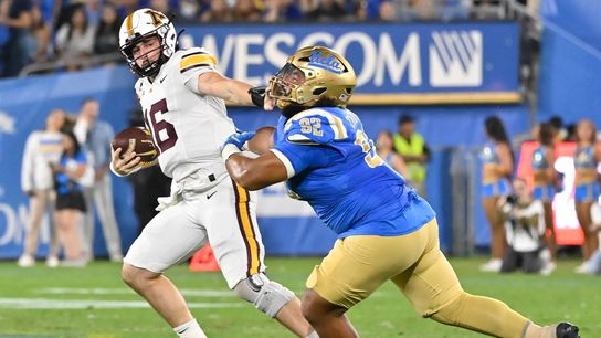 Max Brosmer's TD pass late in 4th rallies Minnesota past UCLA (College Football)