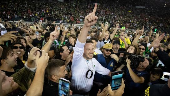 Oregon still No. 1 as Big Ten crowds top five of CFP rankings (College Football)