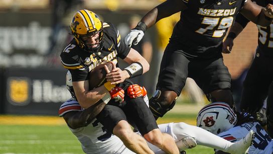 QB Brady Cook, No. 19 Missouri surge past Auburn (College Football)