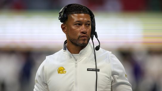 No. 12 Notre Dame bids to stay 'disciplined' vs. No. 24 Navy (College Football)