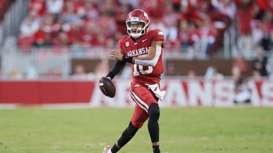 No. 3 Texas expects fierce test against old rival Arkansas (College Football)