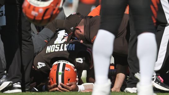 Report: Deshaun Watson mulling Achilles surgery options (NFL)