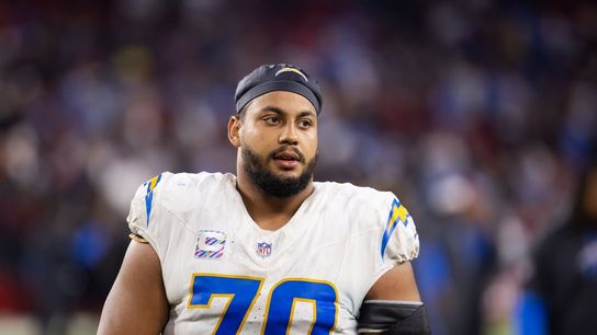 Report: Chargers LT Rashawn Slater lands record extension (NFL)