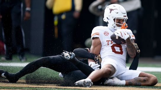 No. 5 Texas holds off No. 25 Vanderbilt (College Football)